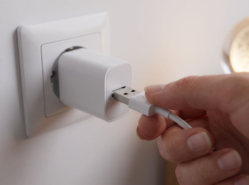 Collega il cavo USB